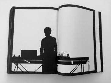 AMELIE DUCHOW | TONSTICH live | published in MOMENTS | Skira